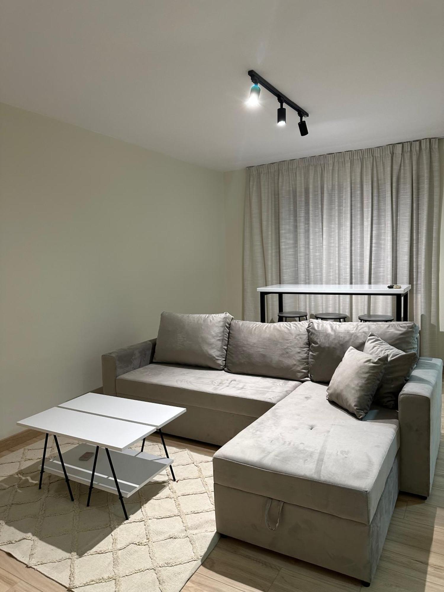 White Apartment, In The Center Of 티라나 외부 사진